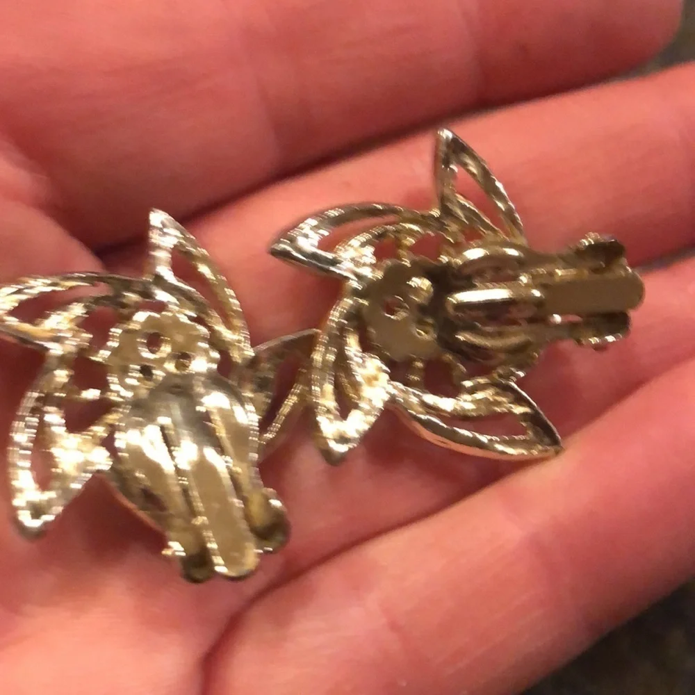 Vintage Clip Earrings Flower Star